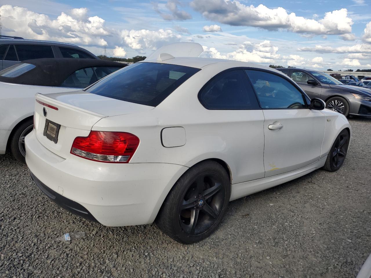 2009 BMW 1er VIN WBAUC73509VK94795 Copart auction photo, water/flood damage thumbnail 3