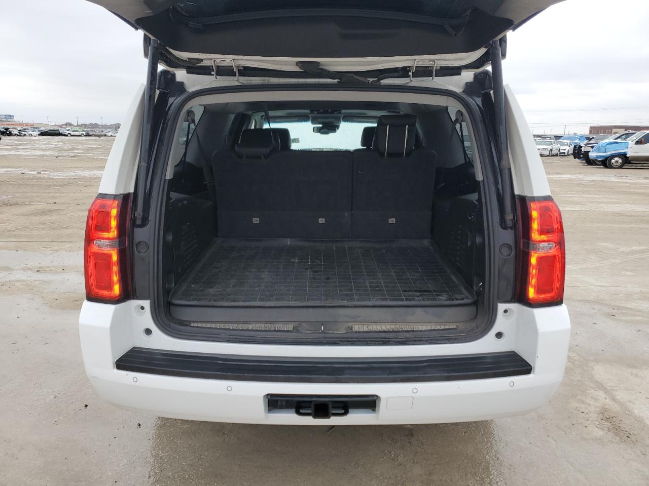 2018 Chevrolet Suburban VIN 1GNSKHKC9JR287948 Copart auction photo, front end damage thumbnail 6