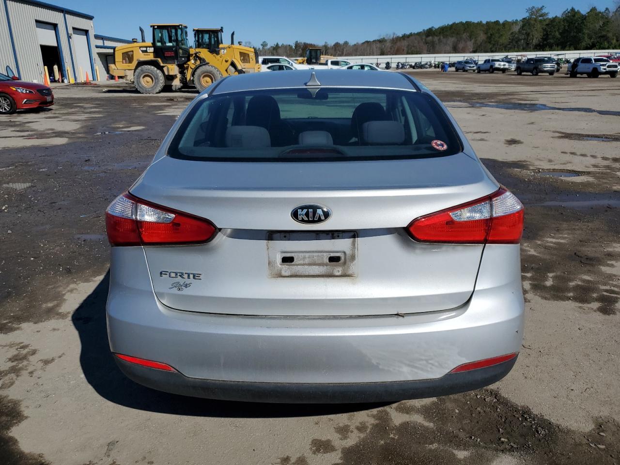 2015 KIA Forte VIN KNAFX4A63F5415208 Copart auction photo, side damage thumbnail 6