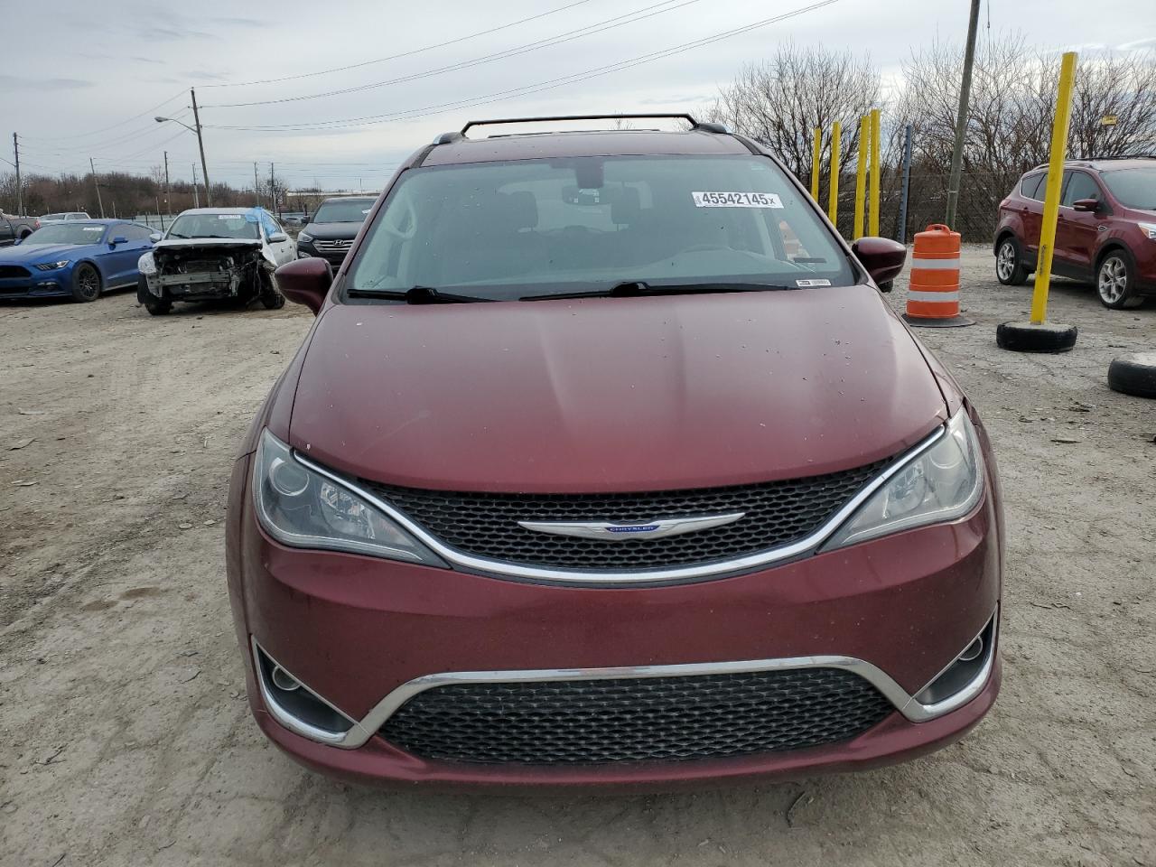 2019 Chrysler Pacifica VIN 2C4RC1BG7KR537195 Copart auction photo, front end / minor dent/scratches damage thumbnail 5