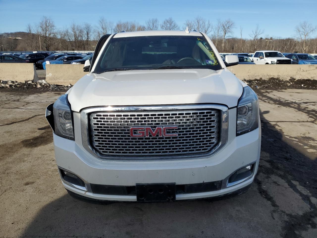 2017 GMC Yukon VIN 1GKS2HKJ1HR352197 Copart auction photo, side / front end damage thumbnail 5