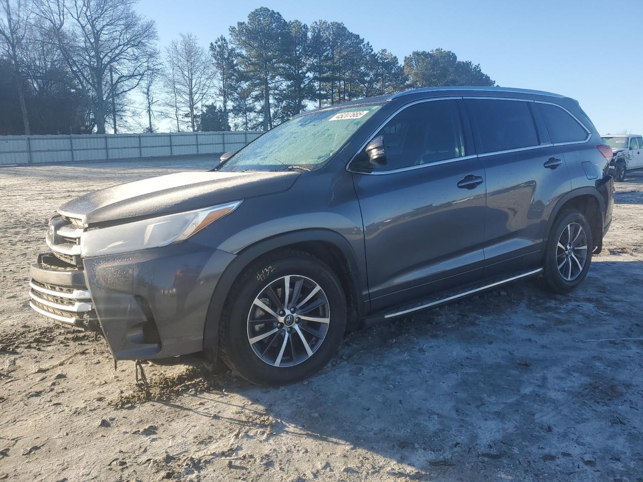 2018 Toyota Highlander VIN 5TDJZRFH1JS495223