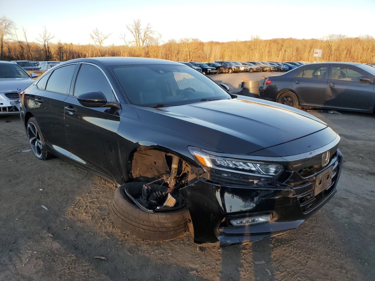 2018 Honda Accord VIN 1HGCV1F31JA241634 Copart auction photo, front end / side damage thumbnail 4