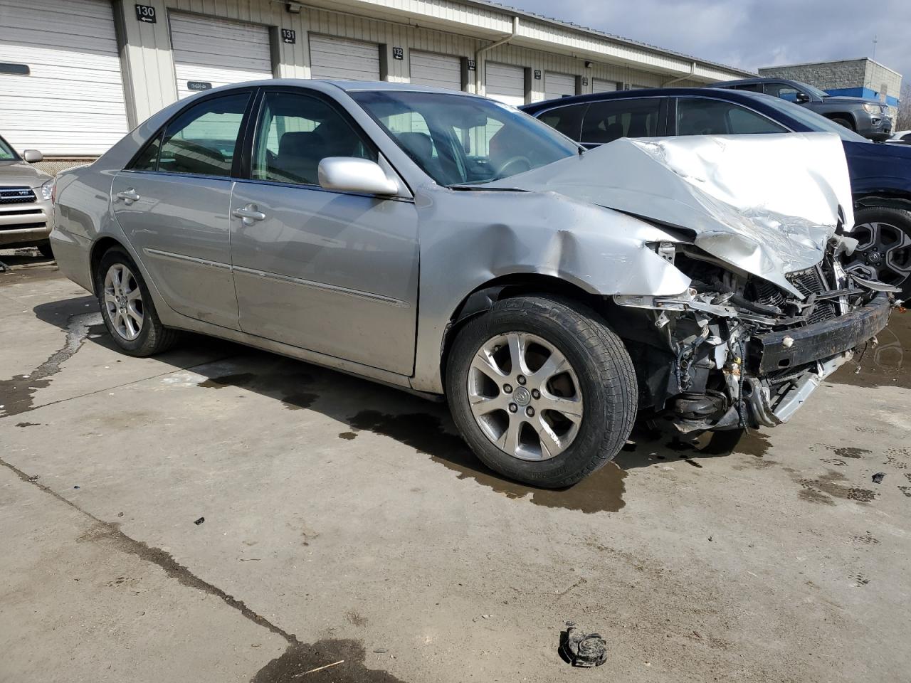 2005 Toyota Camry VIN 4T1BE32K25U416556 Copart auction photo, front end damage thumbnail 4