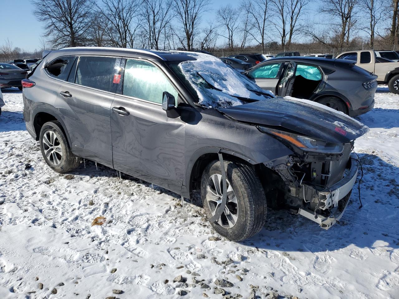 2021 Toyota Highlander VIN 5TDGZRAH6MS052300 Copart auction photo, front end / all over damage thumbnail 4