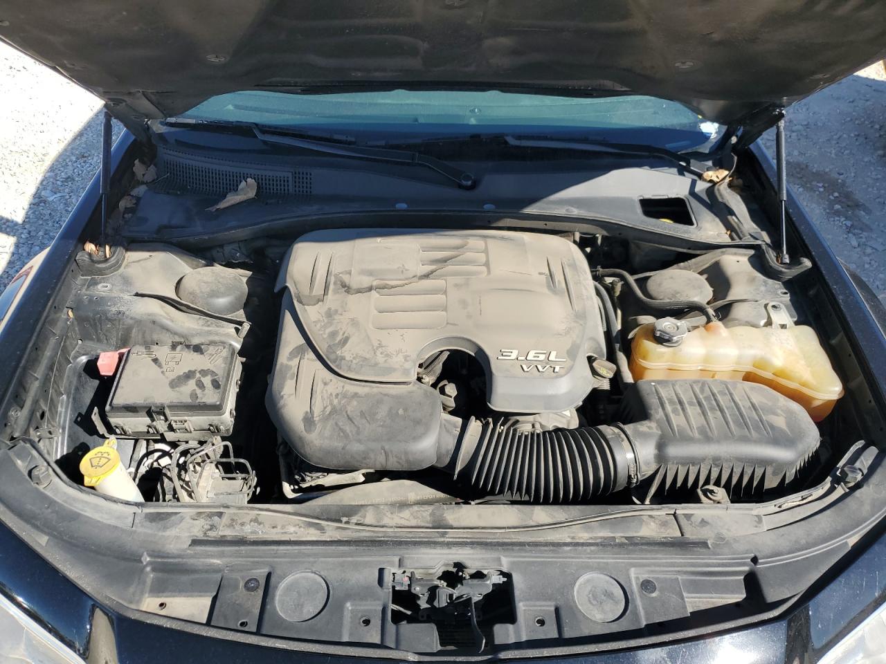 2013 Chrysler 300 VIN 2C3CCAAG1DH727160 Copart auction photo, minor dent/scratches damage thumbnail 11