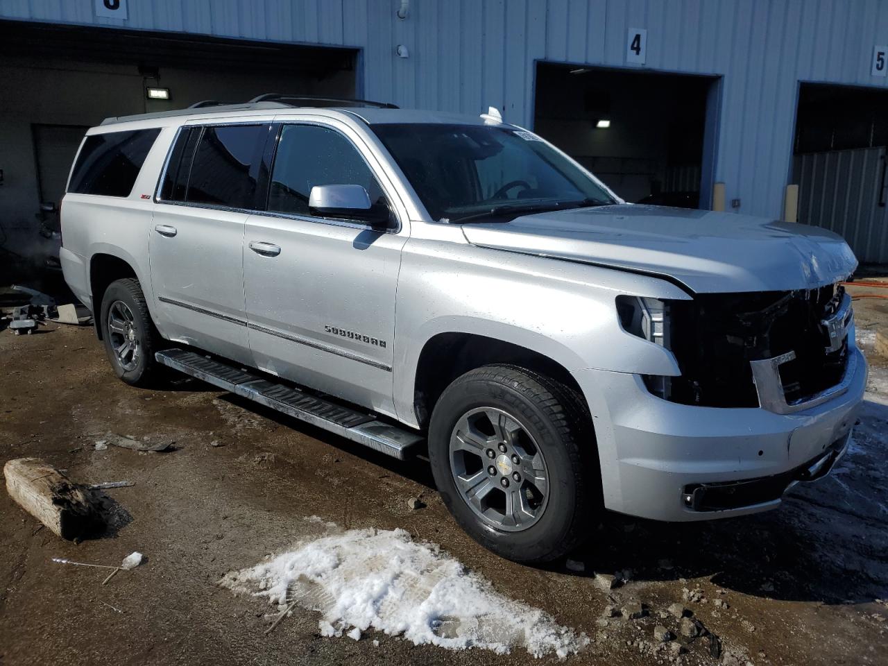 2016 Chevrolet Suburban VIN 1GNSKHKC6GR107544 Copart auction photo, front end / side damage thumbnail 4