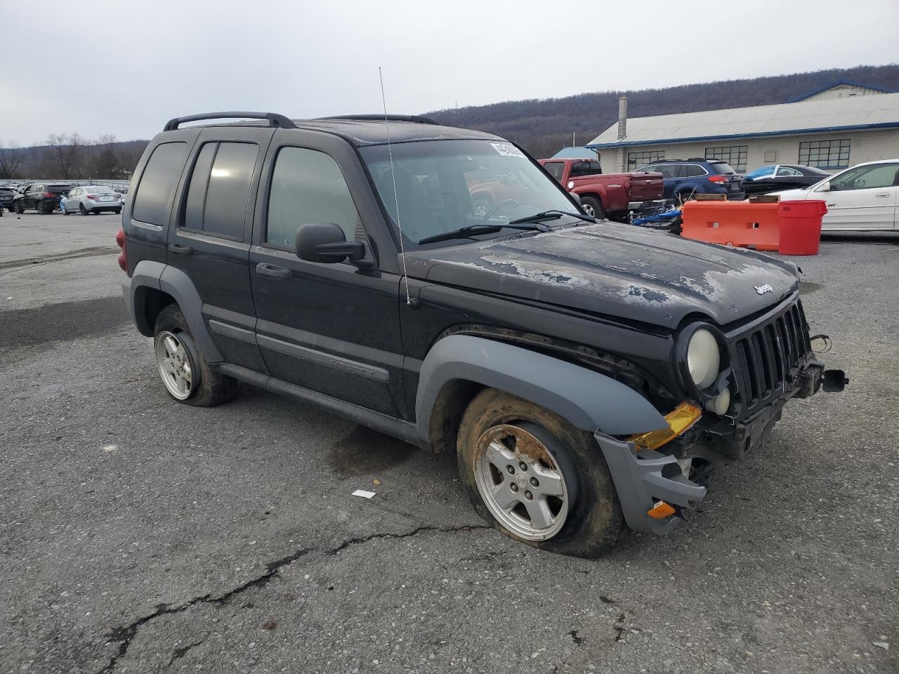 2005 Jeep Liberty (North America) VIN 1J4GL48K85W711298 Copart auction photo, front end damage thumbnail 4