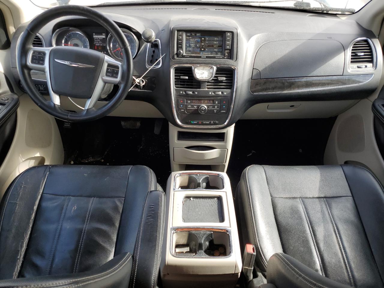 2013 Chrysler Town & Country VIN 2C4RC1BG9DR674965 Copart auction photo, front end / minor dent/scratches damage thumbnail 8
