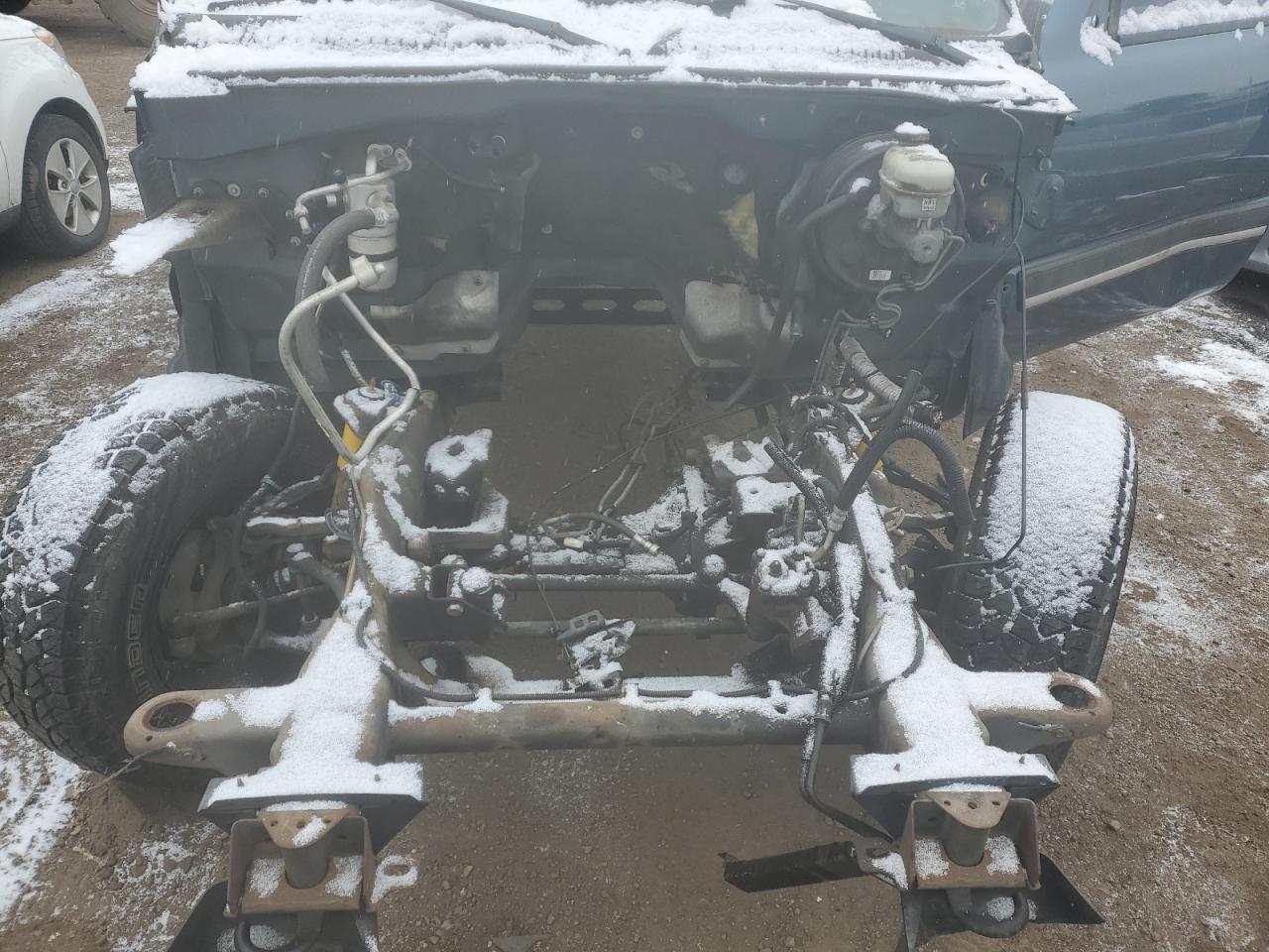 2006 Chevrolet Silverado VIN 1GCEK19B66Z205871 Copart auction photo, stripped damage thumbnail 12