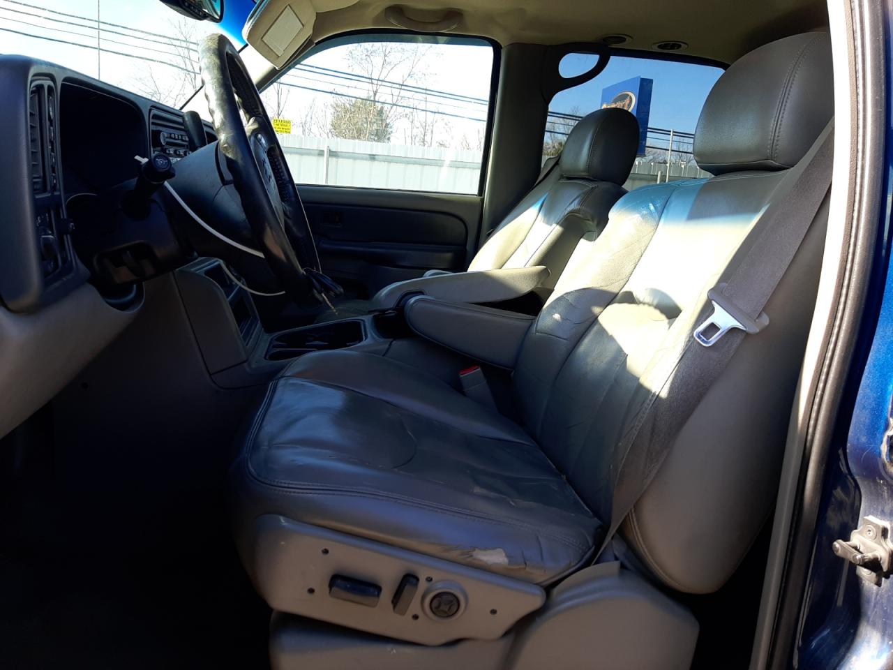 2003 Chevrolet Tahoe VIN 1GNEK13Z43J247009 Copart auction photo, front end damage thumbnail 7