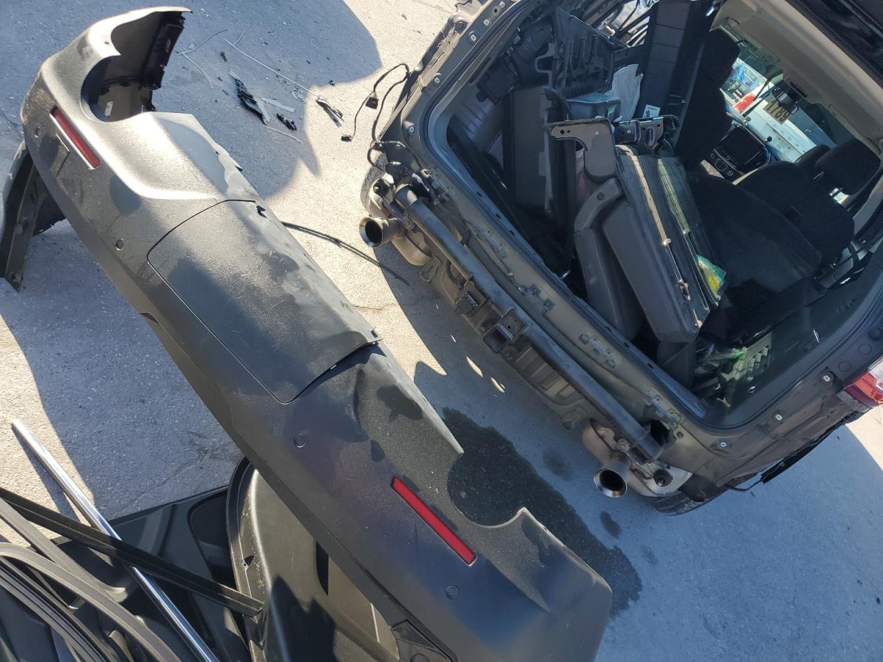 2020 Chevrolet Traverse VIN 1GNERGKWXLJ319465 Copart auction photo, all over damage thumbnail 13