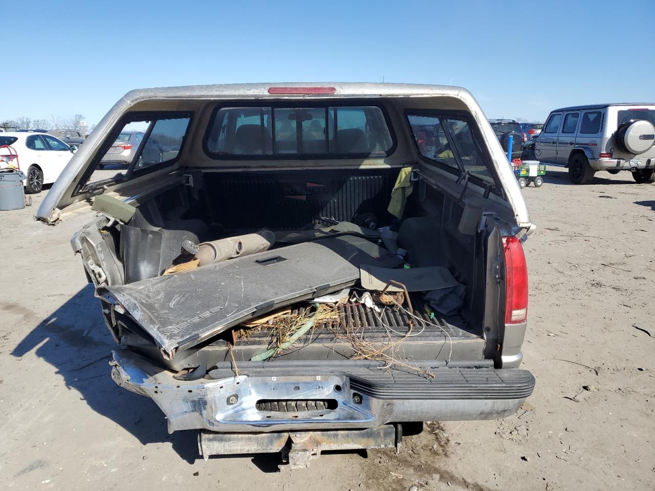 1998 GMC Sierra VIN 2GTEK19R7W1521785 Copart auction photo, all over damage thumbnail 6