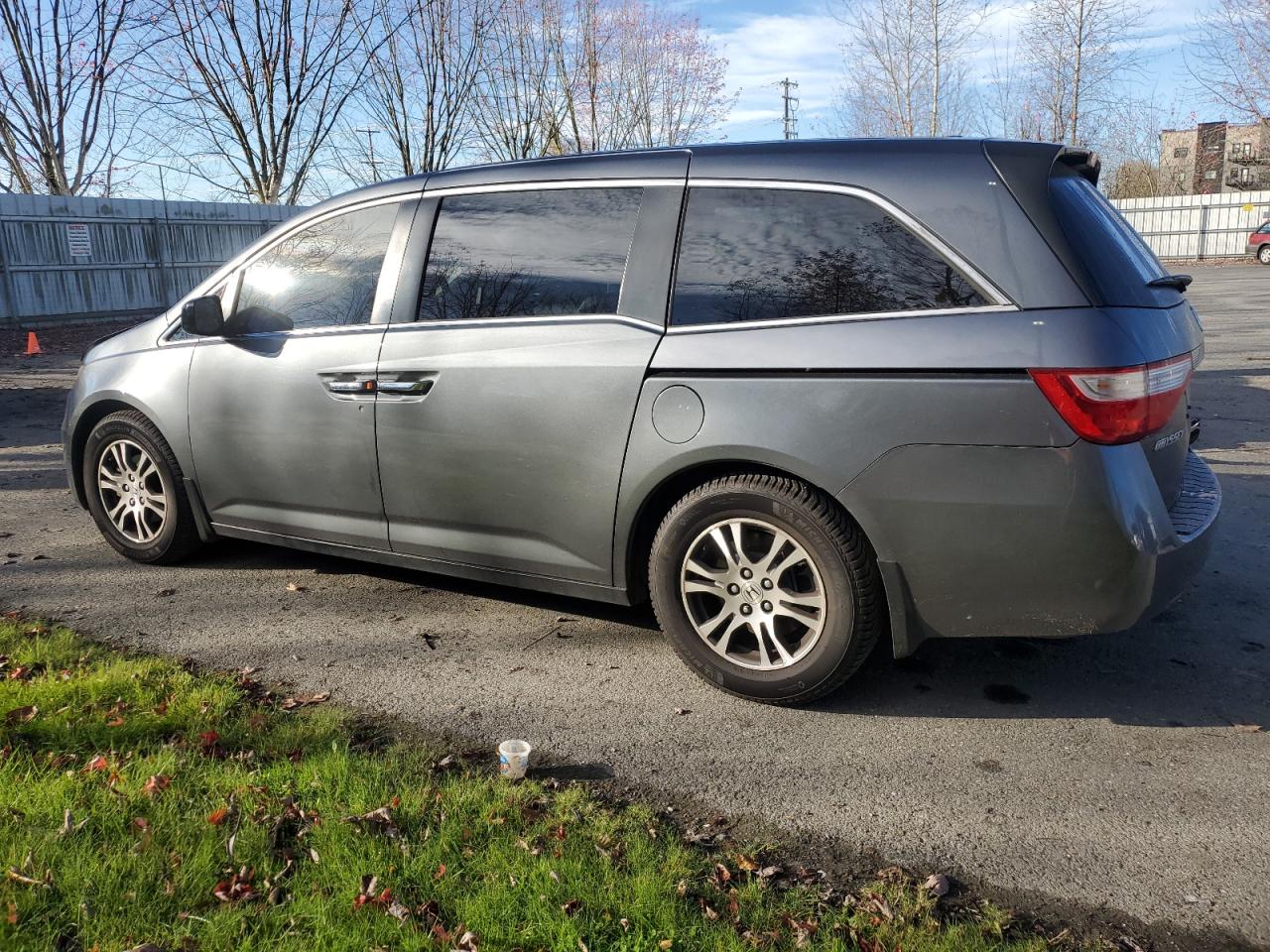 2013 Honda Odyssey VIN 5FNRL5H60DB032264 Copart auction photo, front end damage thumbnail 2