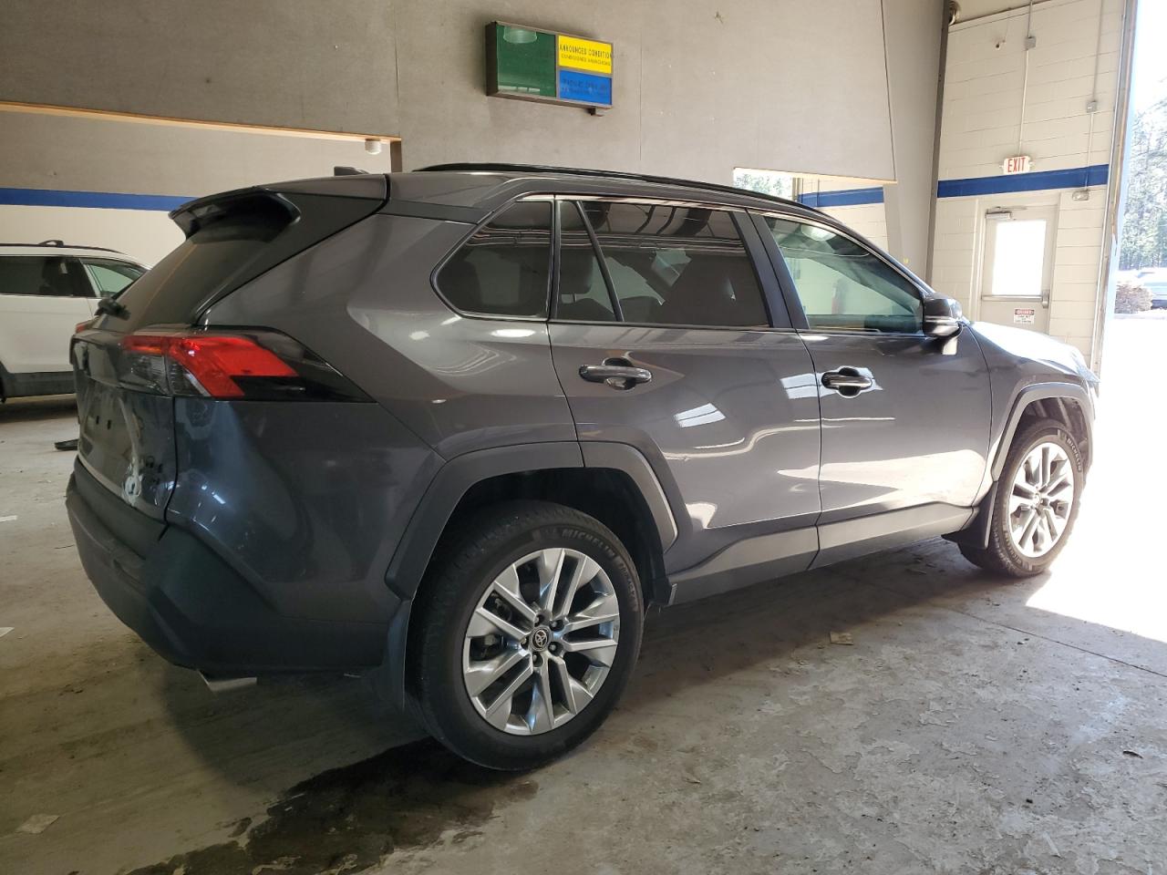 2024 Toyota RAV 4 VIN 2T3A1RFV5RC417407 Copart auction photo, front end / rear end damage thumbnail 3