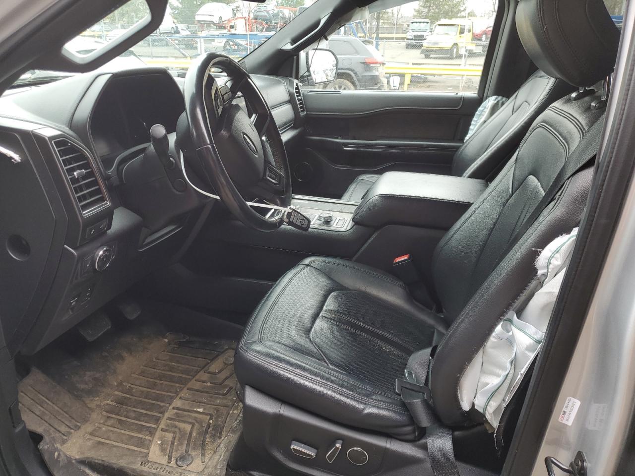 2018 Ford Expedition VIN 1FMJK2ATXJEA15768 Copart auction photo, front end / side damage thumbnail 7