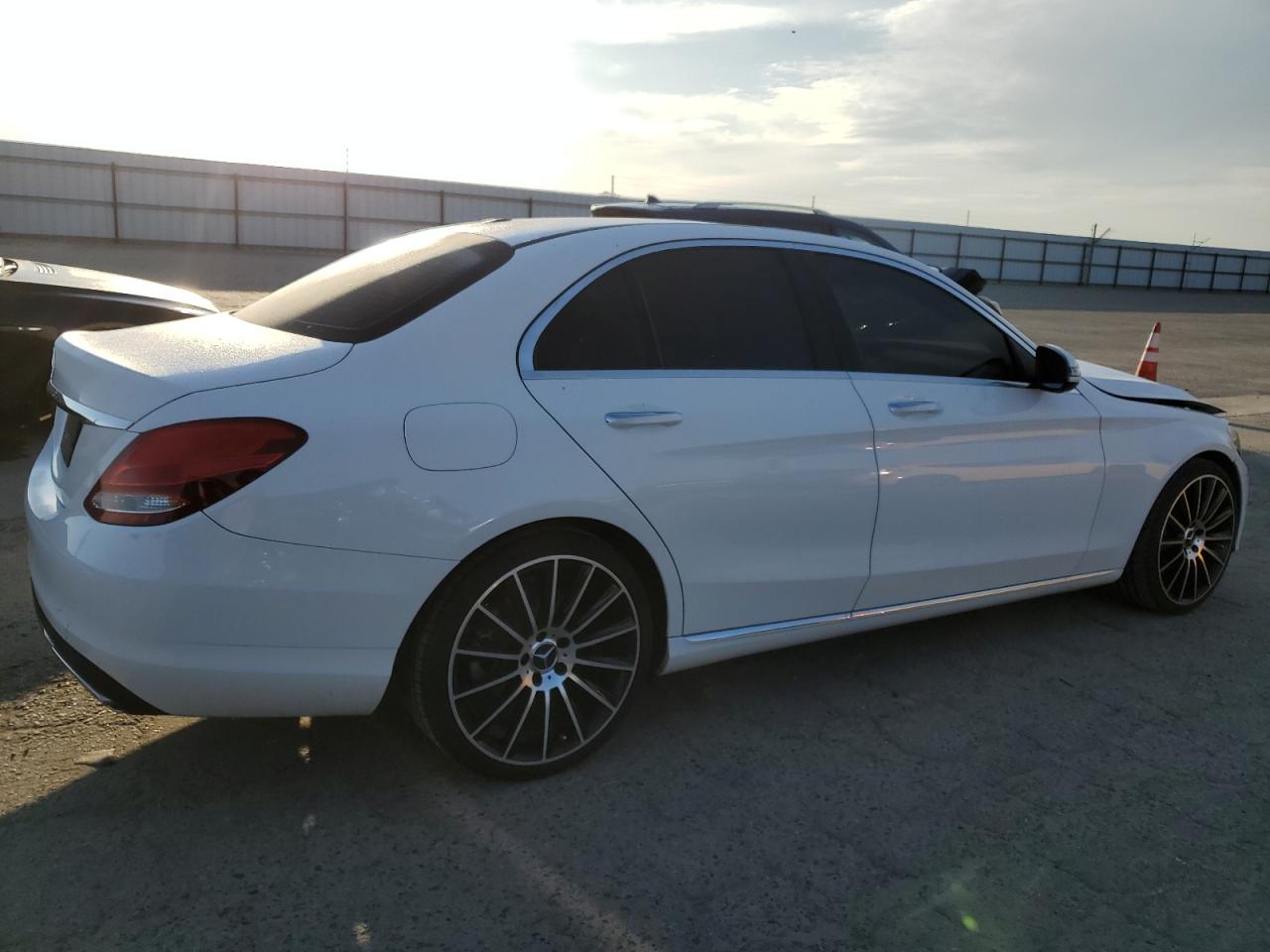 2018 Mercedes-Benz C-klasse VIN 55SWF4JB6JU265829 Copart auction photo, front end damage thumbnail 3