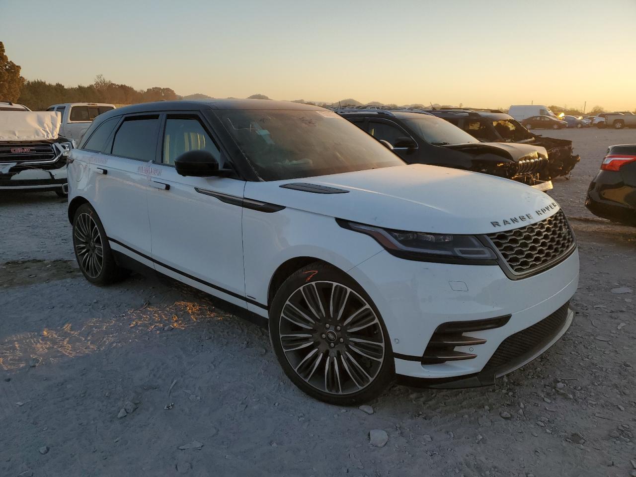 2020 Land Rover Range Rover VIN SALYM2EV9LA261206 Copart auction photo, burn / front end damage thumbnail 4