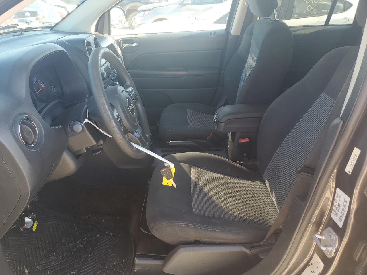 2016 Jeep Compass VIN 1C4NJCBA1GD621535 Copart auction photo, front end / minor dent/scratches damage thumbnail 7