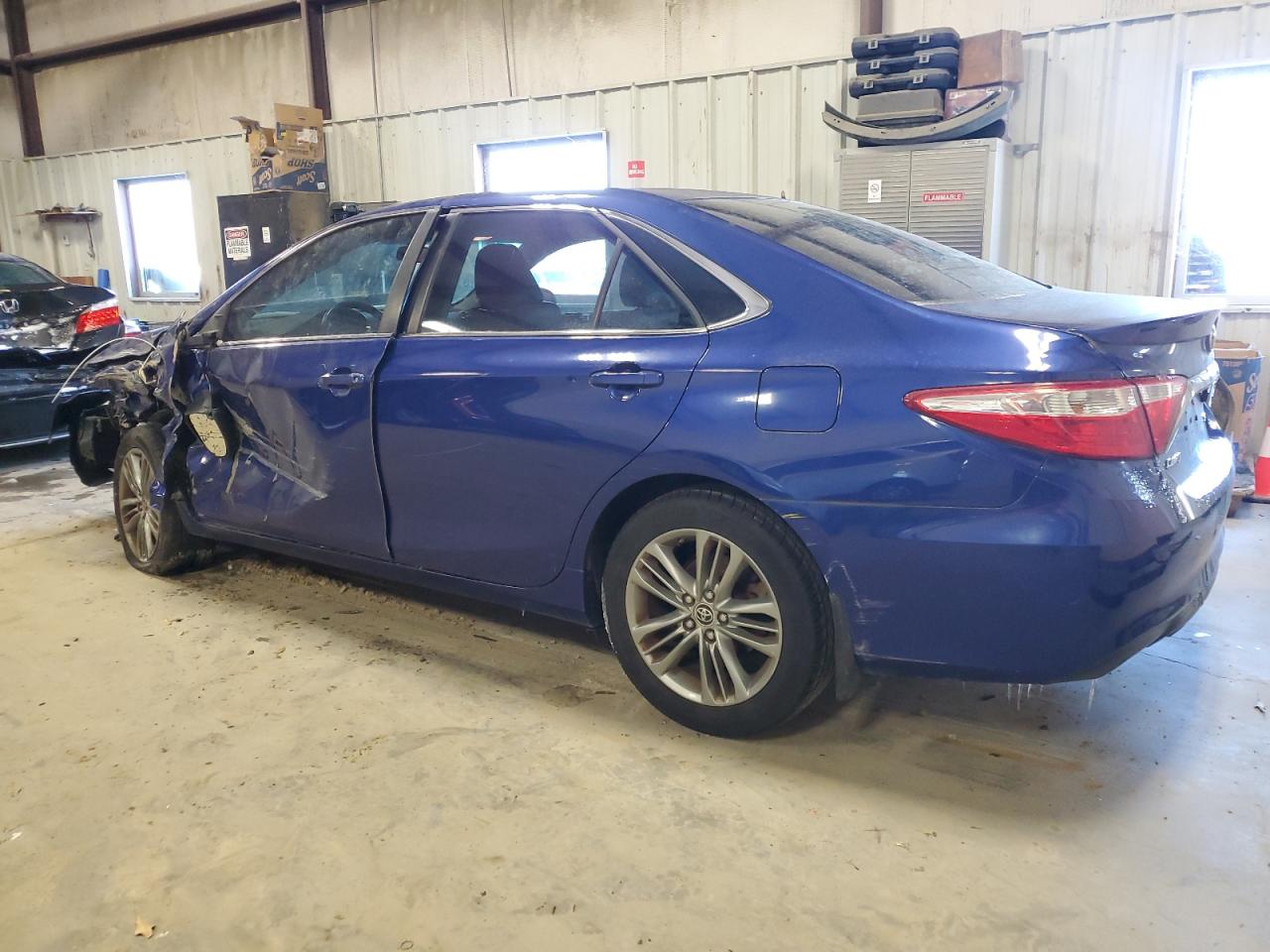 2015 Toyota Camry VIN 4T1BF1FK6FU911923 Copart auction photo, front end / side damage thumbnail 2