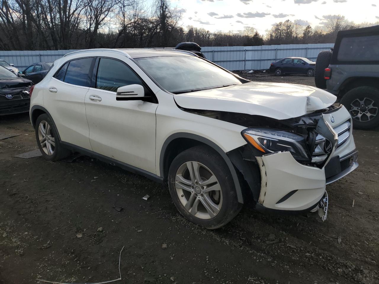 2015 Mercedes-Benz GLA-klasse VIN WDCTG4GBXFJ139699 Copart auction photo, mechanical / front end damage thumbnail 4