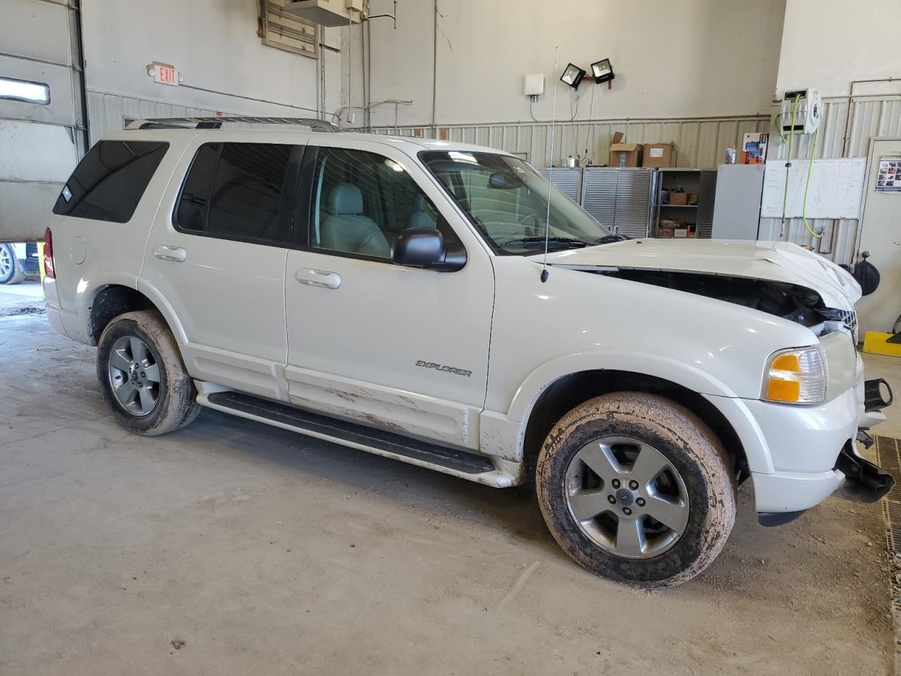 2004 Ford Explorer VIN 1FMZU75W04ZA03804 Copart auction photo, front end / hail damage thumbnail 4