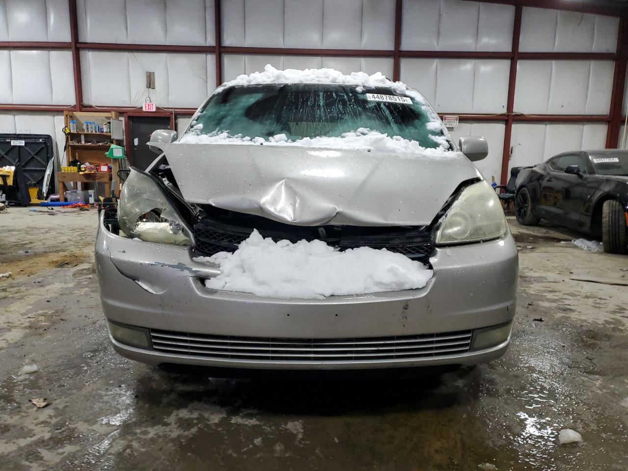 2004 Toyota Sienna VIN 5TDZA22C94S197292 Copart auction photo, front end damage thumbnail 5
