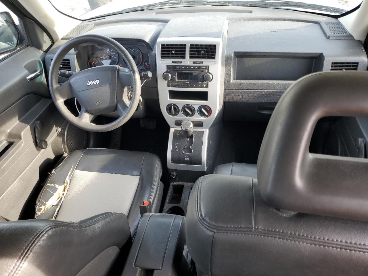 2008 Jeep Liberty (Patriot) VIN 1J8FT28W68D622864 Copart auction photo, side / front end damage thumbnail 8