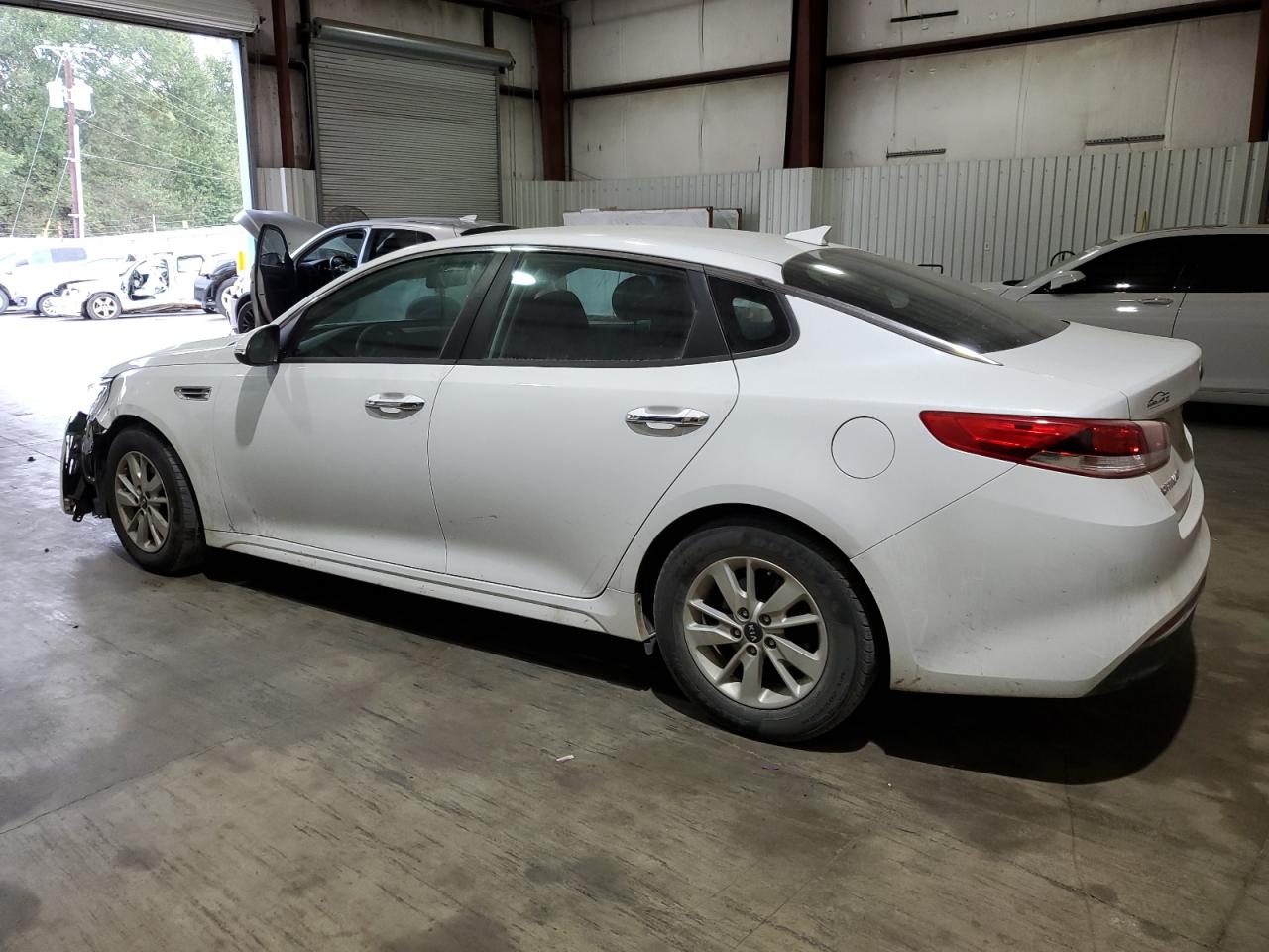 2018 KIA Optima VIN 5XXGT4L32JG205225 Copart auction photo, front end / minor dent/scratches damage thumbnail 2