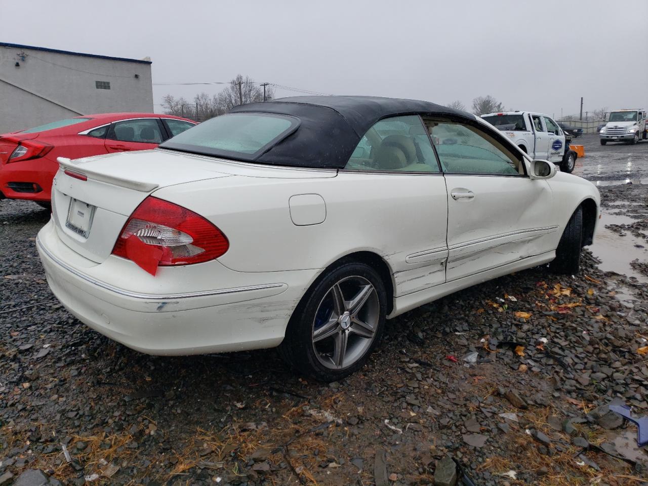 2007 Mercedes-Benz CLK-klasse VIN WDBTK56F27T083650 Copart auction photo, side damage thumbnail 3