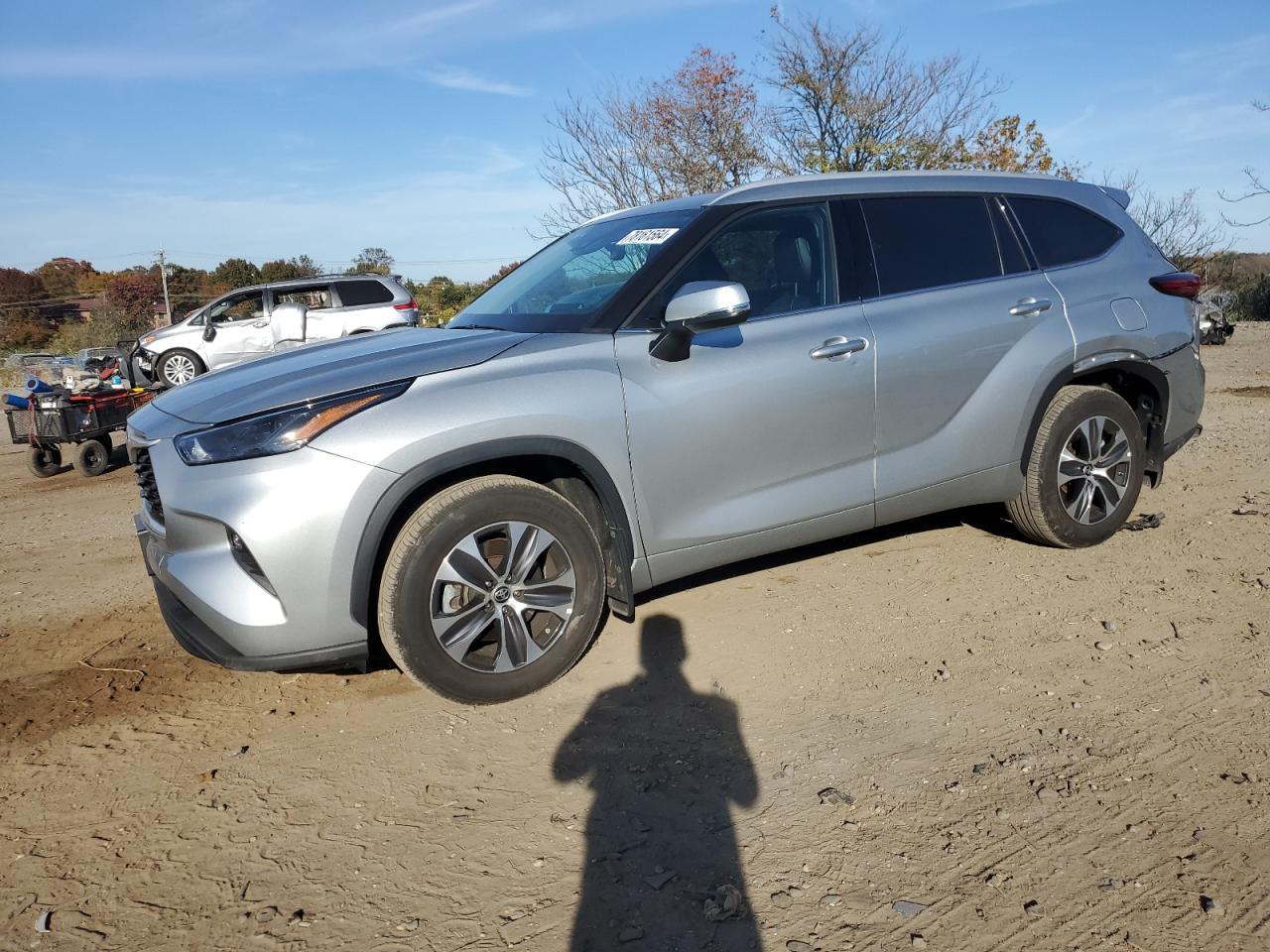 2022 Toyota Highlander VIN 5TDHZRBH6NS581833