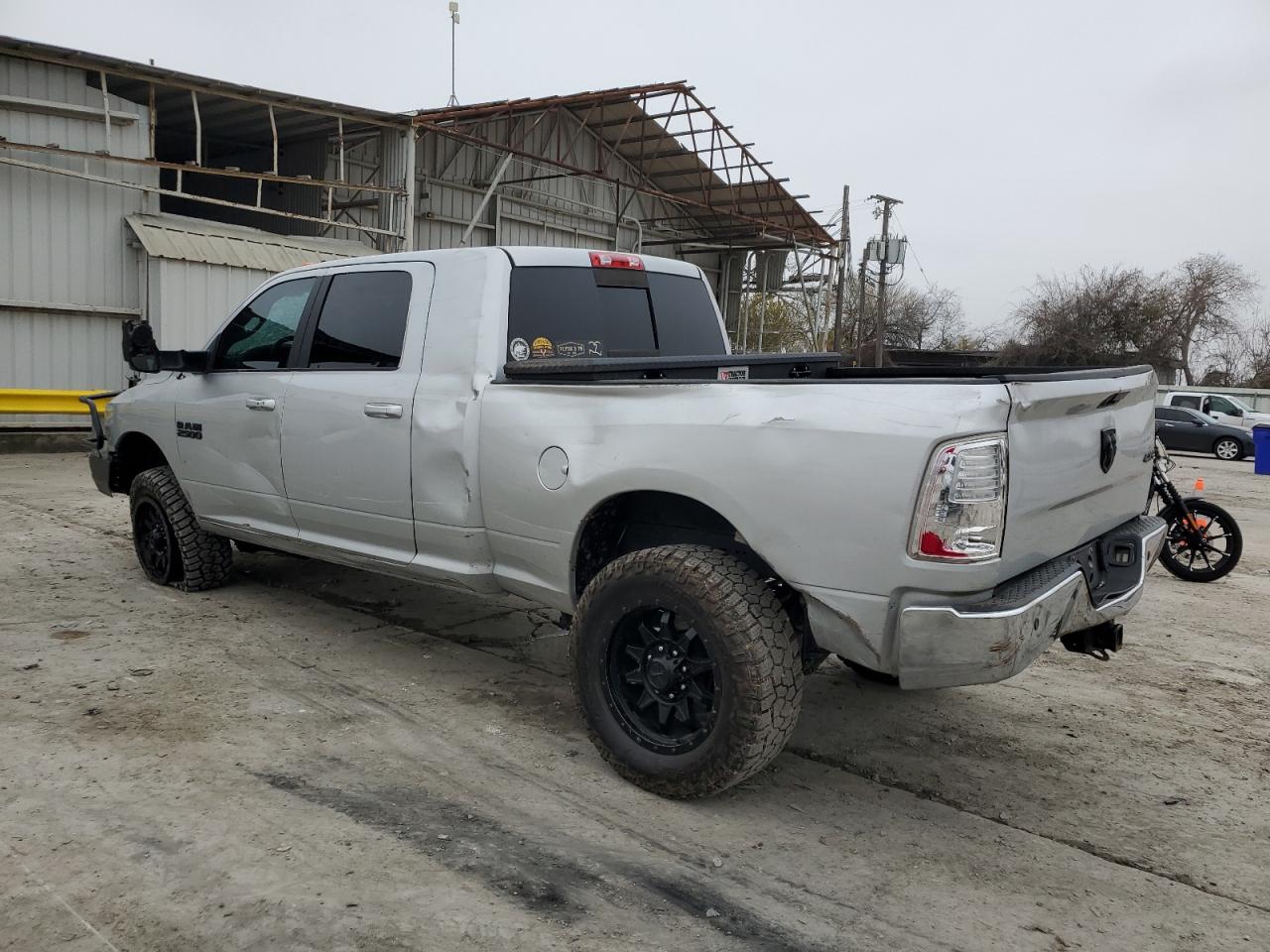 2017 RAM 2500 VIN 3C6UR5NL4HG679146 Copart auction photo, all over / minor dent/scratches damage thumbnail 2