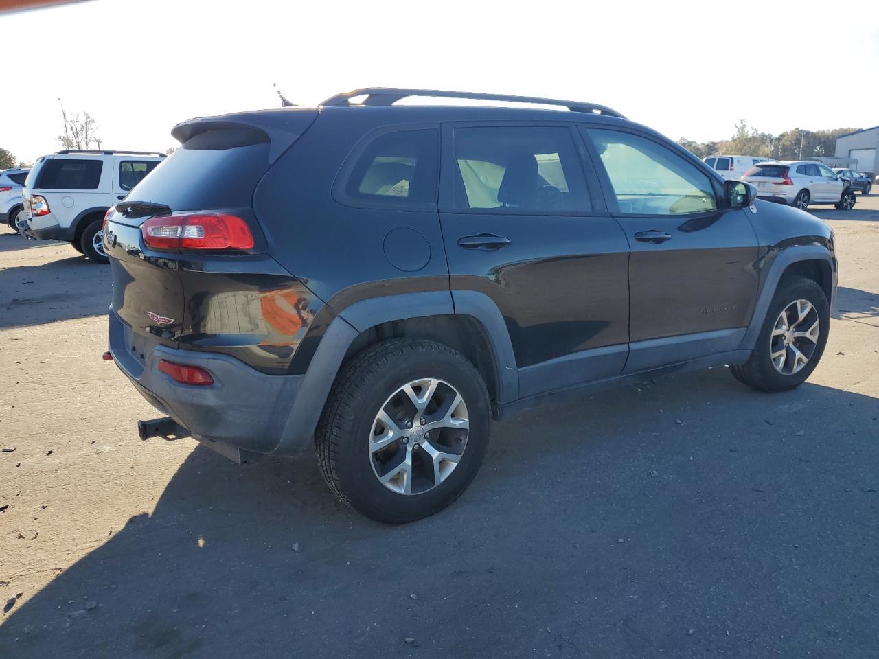 2014 Jeep Cherokee VIN 1C4PJMBS0EW191313 Copart auction photo, burn - interior damage thumbnail 3