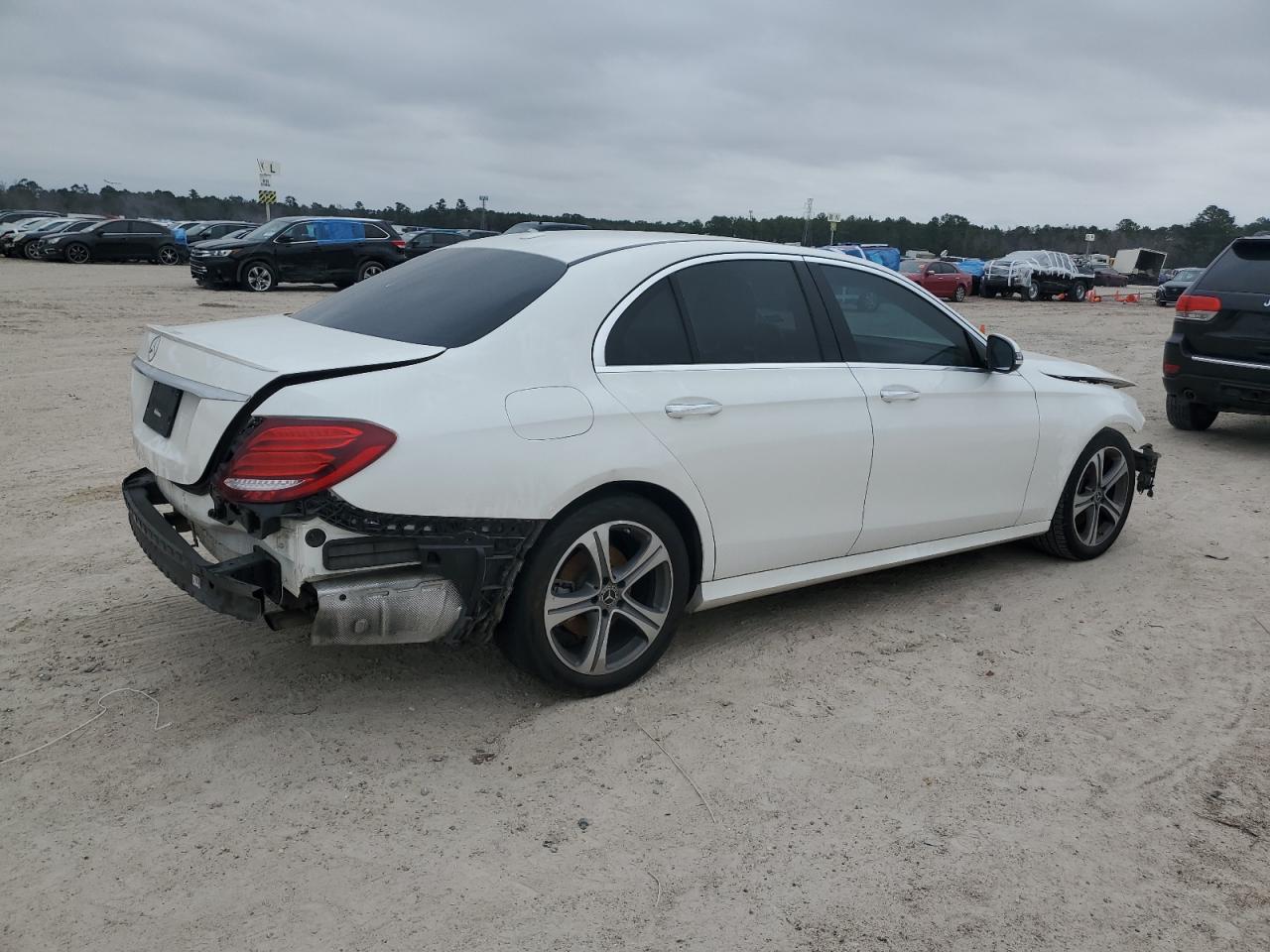 2018 Mercedes-Benz E-klasse VIN WDDZF4JB6JA338162 Copart auction photo, front end / rear end damage thumbnail 3
