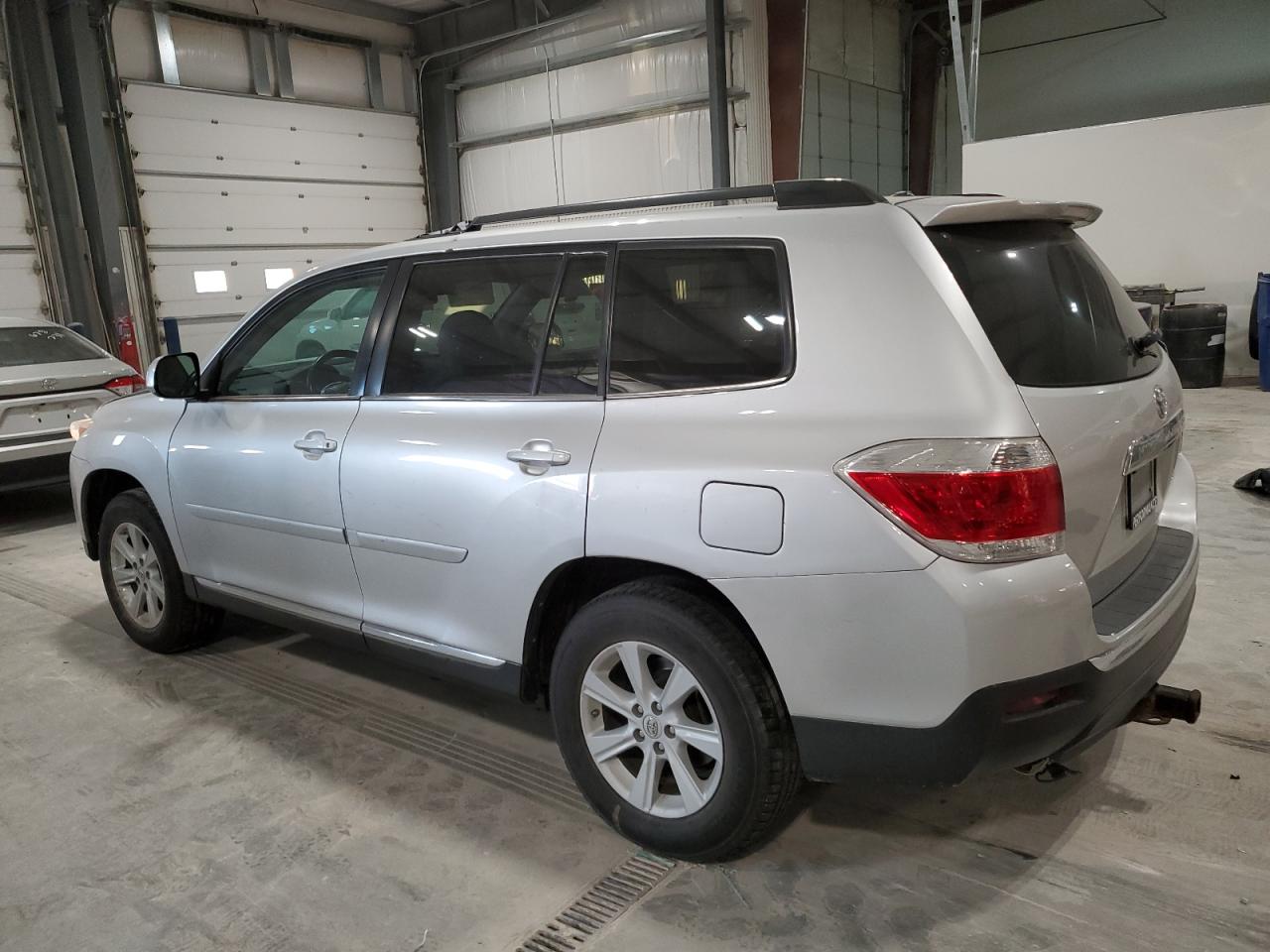 2013 Toyota Highlander VIN 5TDBK3EH8DS226373 Copart auction photo, front end damage thumbnail 2