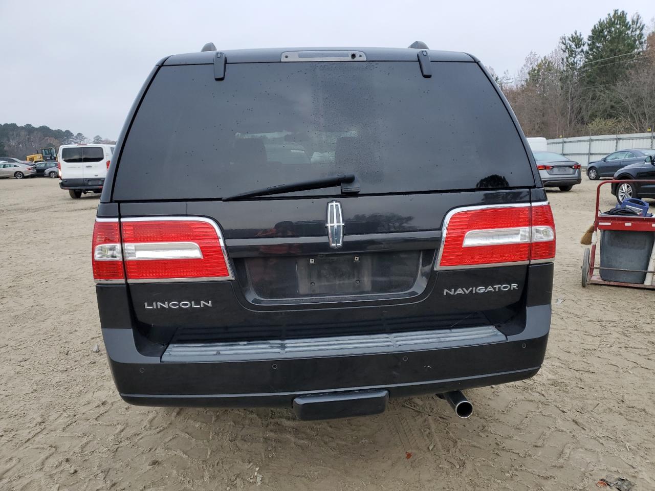 2013 Lincoln Navigator VIN 5LMJJ3J56DEL00981 Copart auction photo, front end / minor dent/scratches damage thumbnail 6