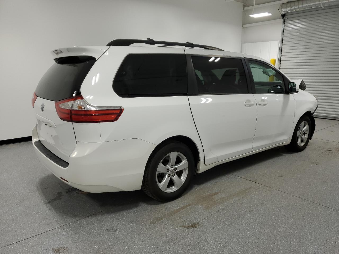2015 Toyota Sienna VIN 5TDKK3DC0FS566724 Copart auction photo, front end damage thumbnail 3