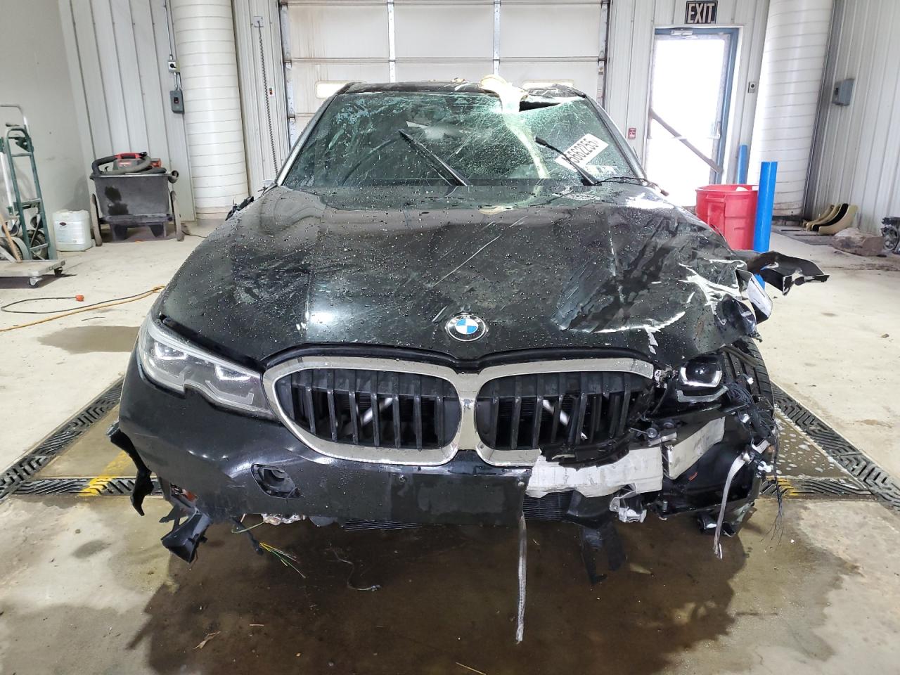 2020 BMW 3er VIN 3MW5R7J01L8B06175 Copart auction photo, all over damage thumbnail 5