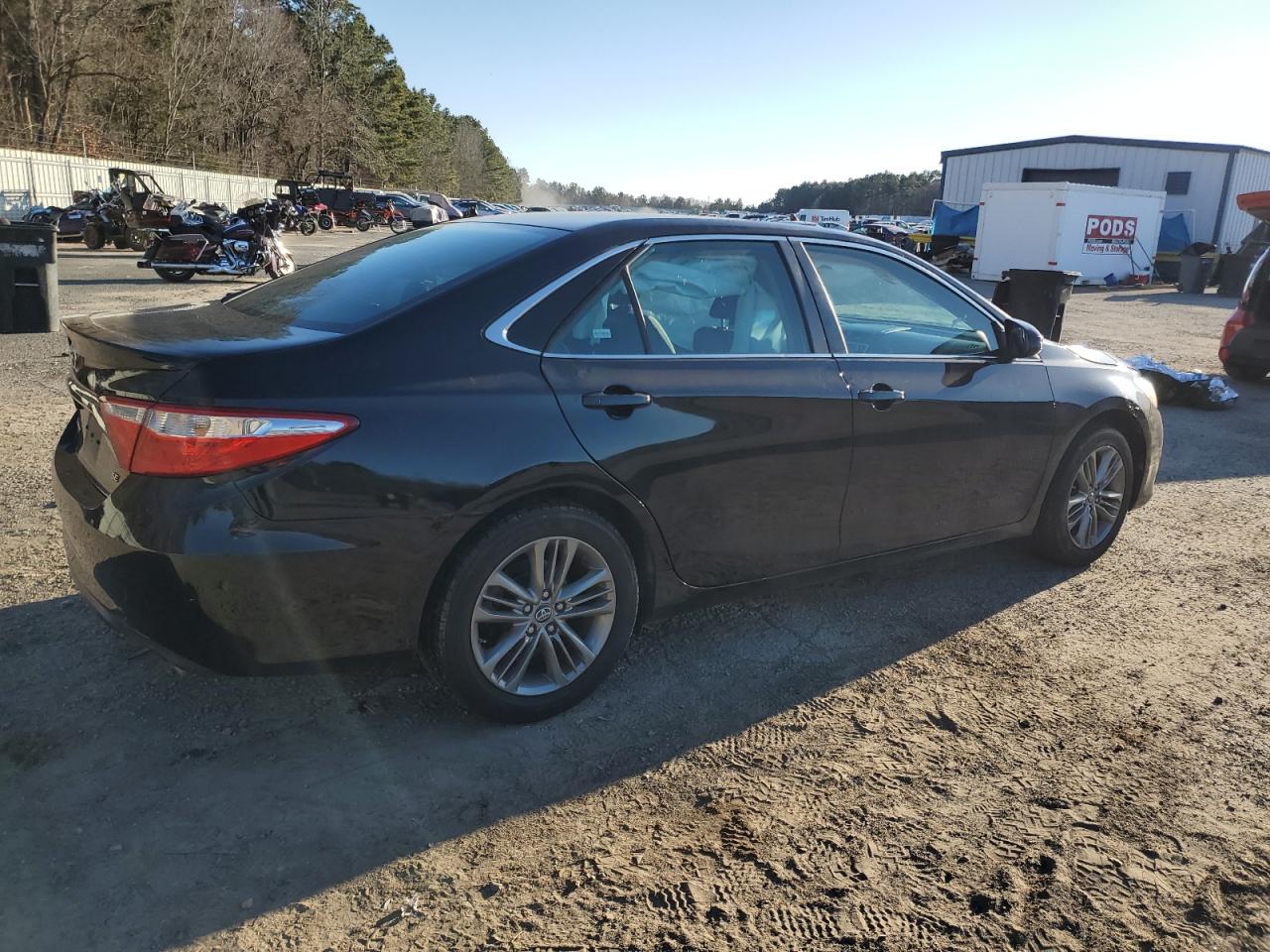 2017 Toyota Camry VIN 4T1BF1FK6HU668584 Copart auction photo, side / minor dent/scratches damage thumbnail 3