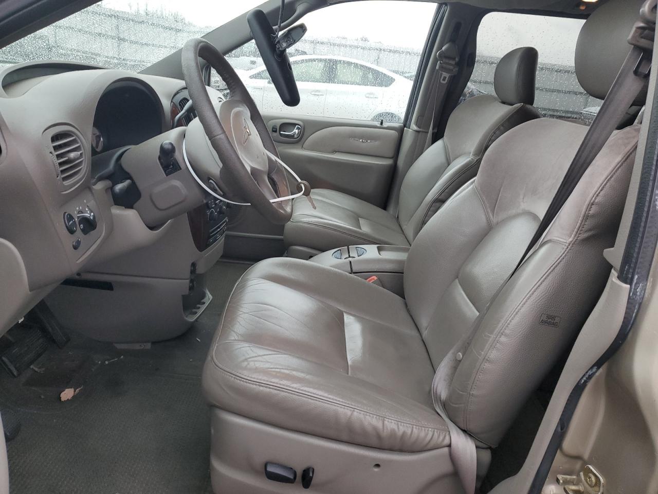 2003 Chrysler Town & Country VIN 2C8GP64L23R203594 Copart auction photo, front end damage thumbnail 7