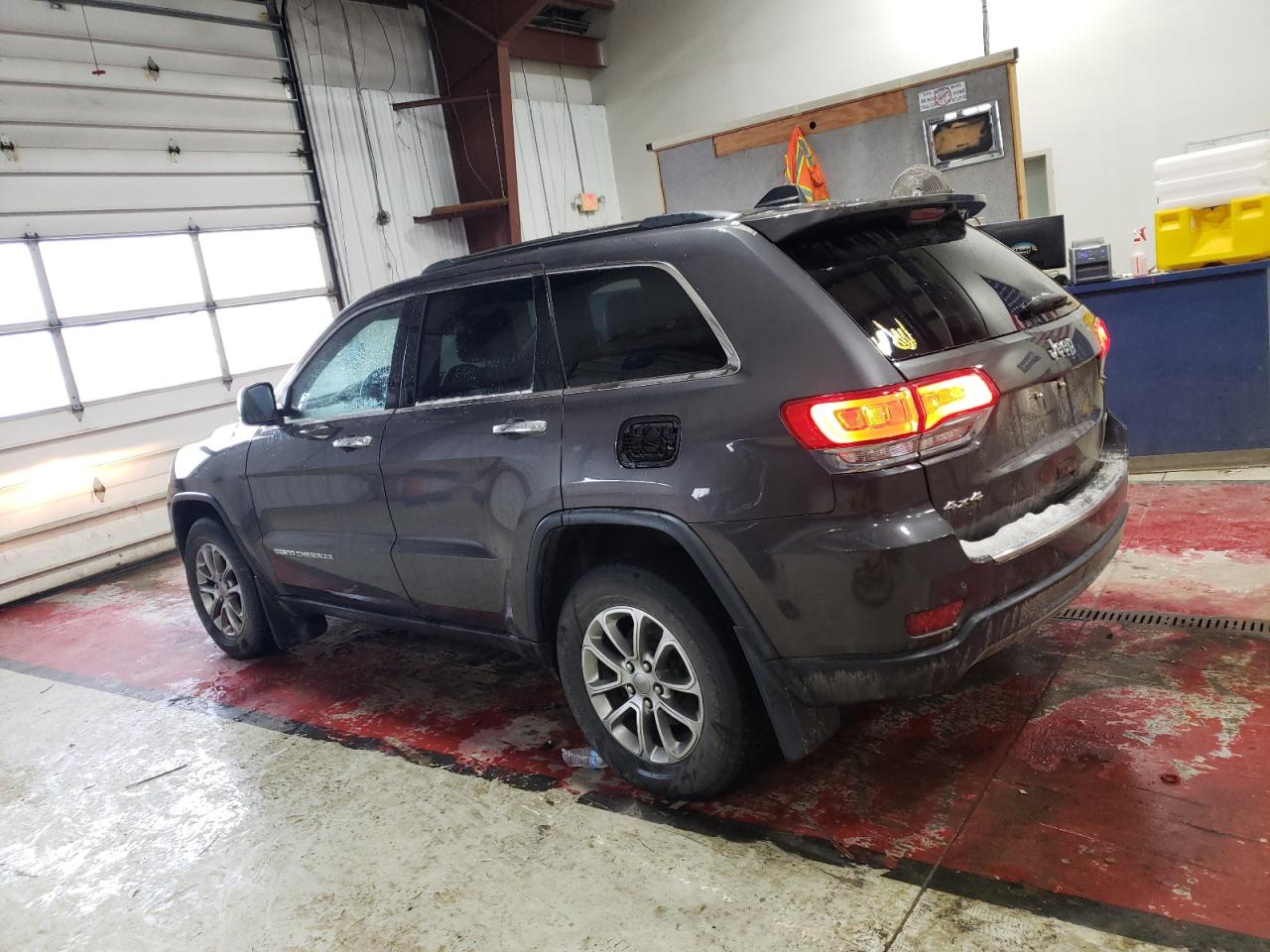2015 Jeep Grand Cherokee VIN 1C4RJFBG5FC166636 Copart auction photo, front end damage thumbnail 2