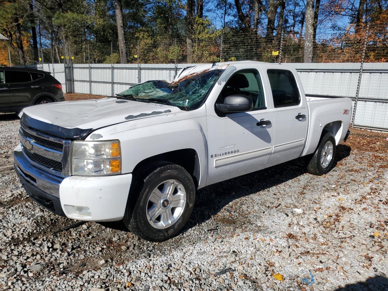 2011 Chevrolet Silverado VIN 3GCPKSE39BG338325