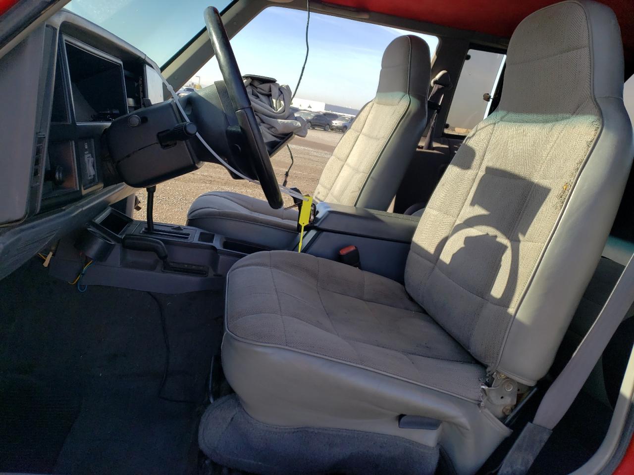 1996 Jeep Grand Cherokee VIN 1J4FJ67S2TL167992 Copart auction photo, all over damage thumbnail 7