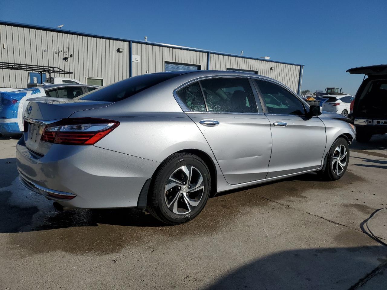 2016 Honda Accord VIN 1HGCR2F36GA220619 Copart auction photo, front end / minor dent/scratches damage thumbnail 3