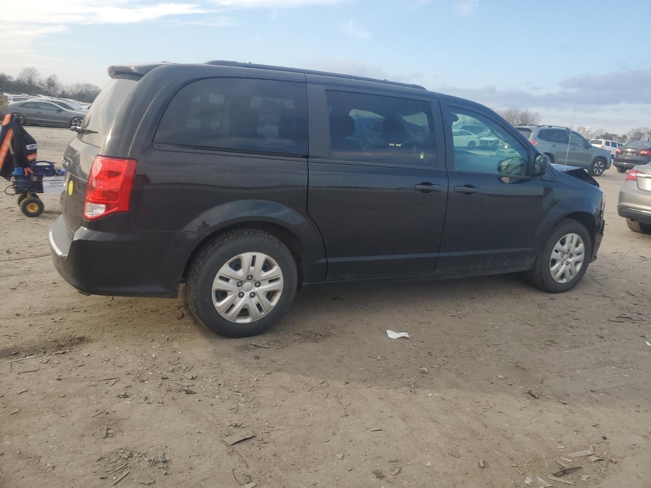2019 Dodge Caravan VIN 2C4RDGBG0KR502353 Copart auction photo, front end / minor dent/scratches damage thumbnail 3
