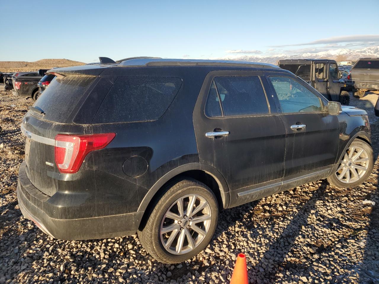 2016 Ford Explorer VIN 1FM5K8F89GGC90876 Copart auction photo, front end / side damage thumbnail 3