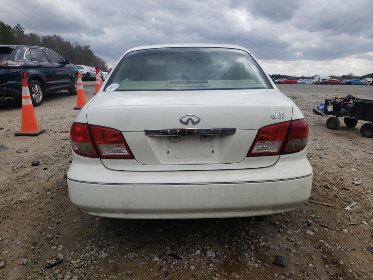 2003 Infiniti I VIN JNKDA31A03T110085 Copart auction photo, front end / minor dent/scratches damage thumbnail 6