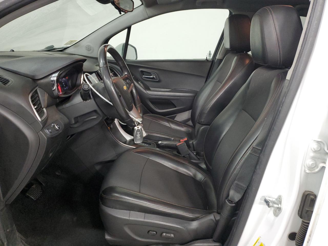 2020 Chevrolet Trax VIN KL7CJLSB1LB005417 Copart auction photo, front end damage thumbnail 7