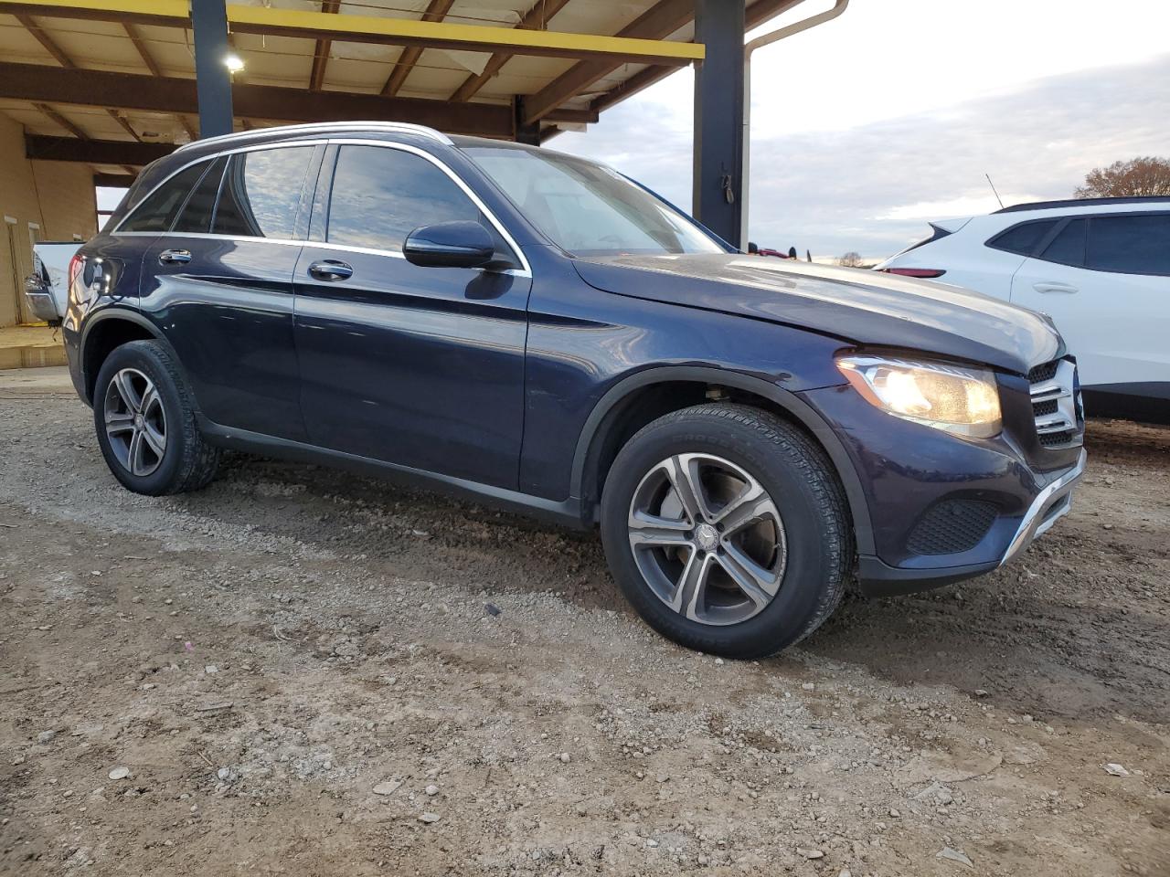 2017 Mercedes-Benz GLC VIN WDC0G4KB8HF187573 Copart auction photo, front end / side damage thumbnail 4