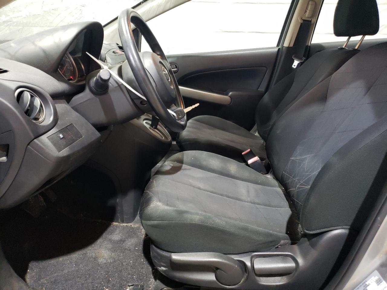 2014 Mazda 2 VIN JM1DE1KZ8E0174913 Copart auction photo, front end / side damage thumbnail 7